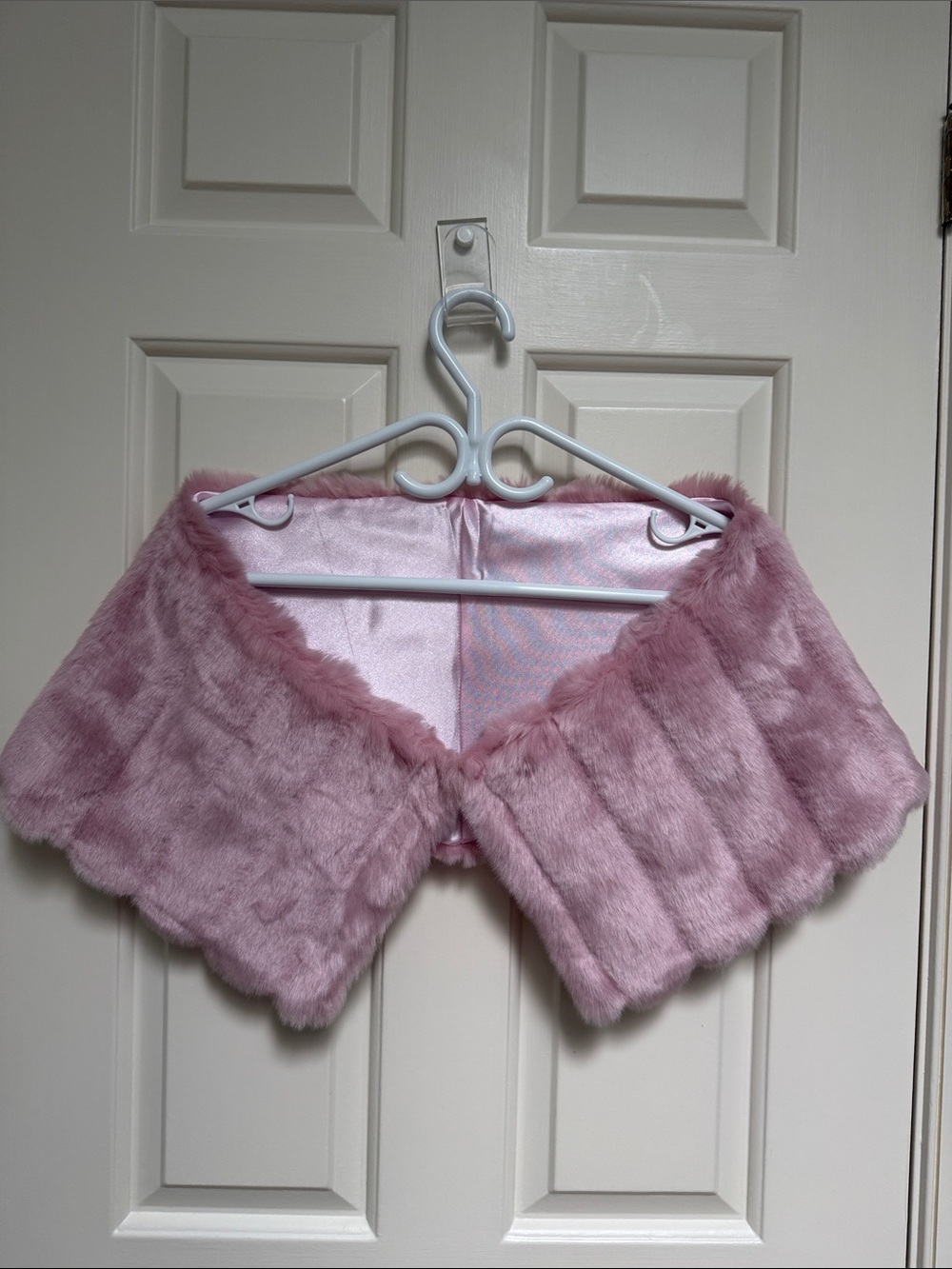 Great Faux Fur pink textured shawl shoulder wrap